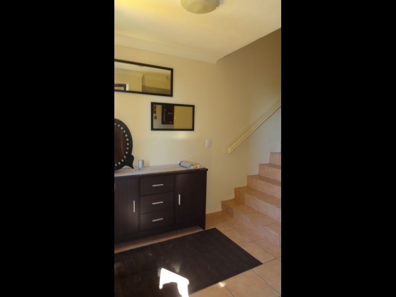 4/1A Mcleod Street, Highland Park QLD 4211