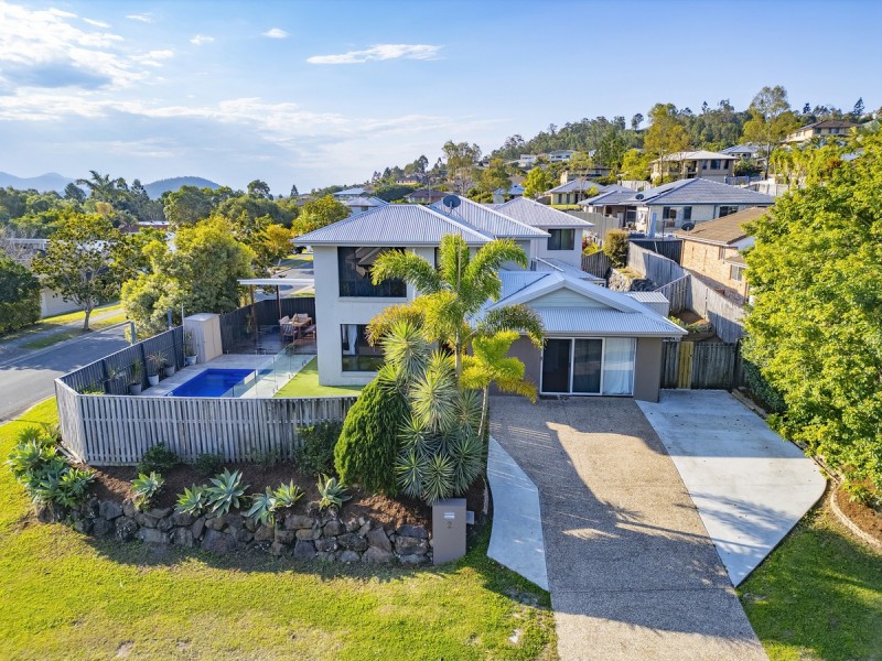 2/2 Yamba Street, Pacific Pines QLD 4211