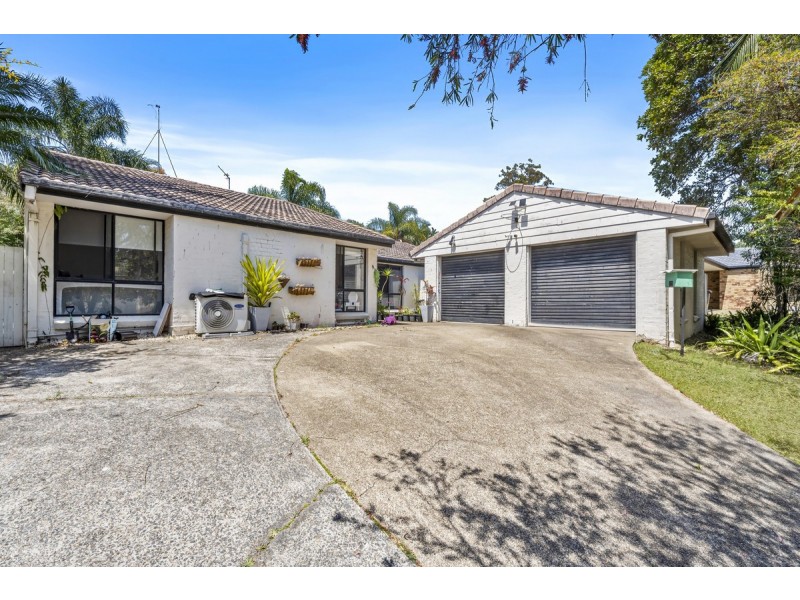 6 Cozens Way, Highland Park QLD 4211
