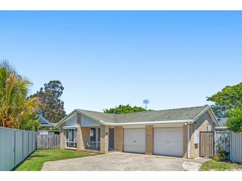 1/12 Jannie Court, Labrador QLD 4215