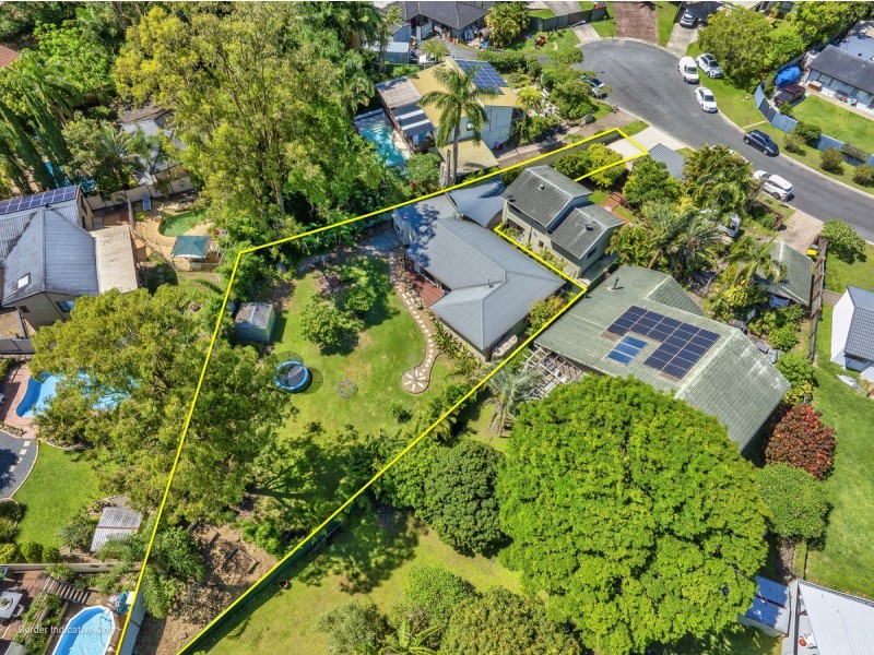 2/8 Onyx Court, Carrara QLD 4211