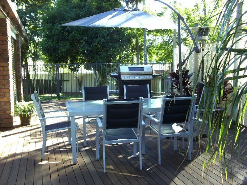 5 Alexander Drive, Highland Park QLD 4211