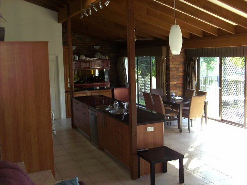 5 Alexander Drive, Highland Park QLD 4211