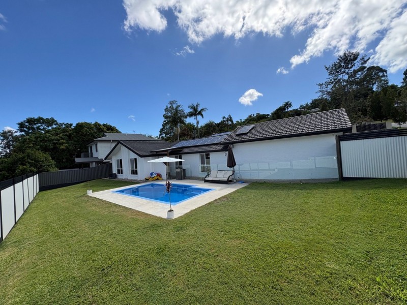 2 Amethyst Court, Carrara QLD 4211