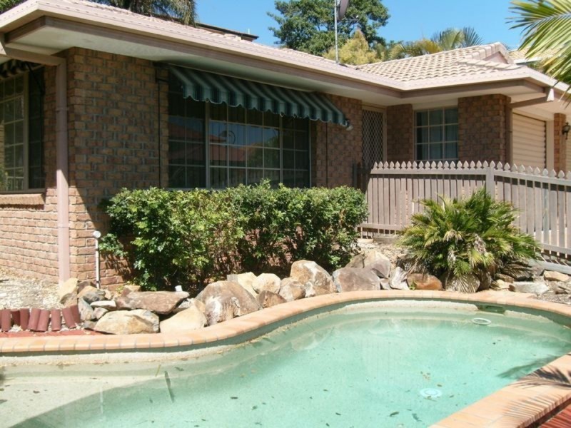 30 Armstrong Way, Highland Park QLD 4211