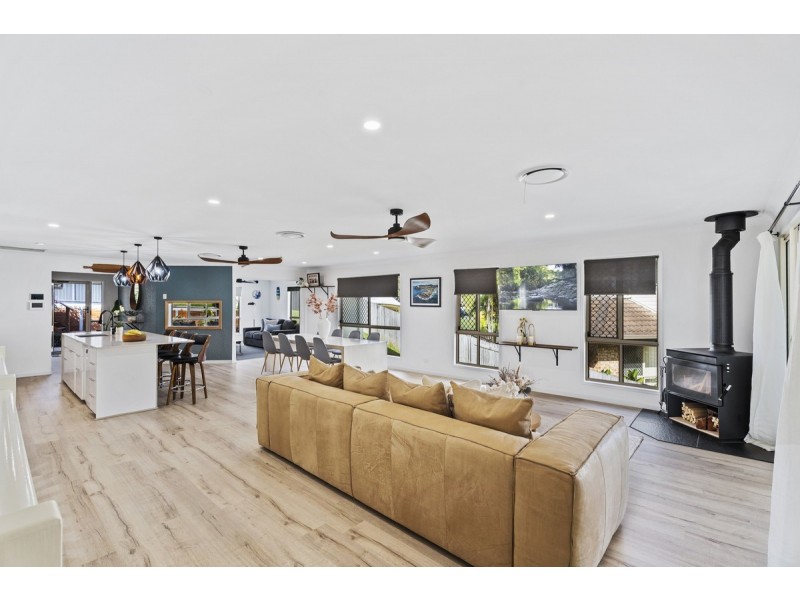 9 Tralee Court, Carrara QLD 4211