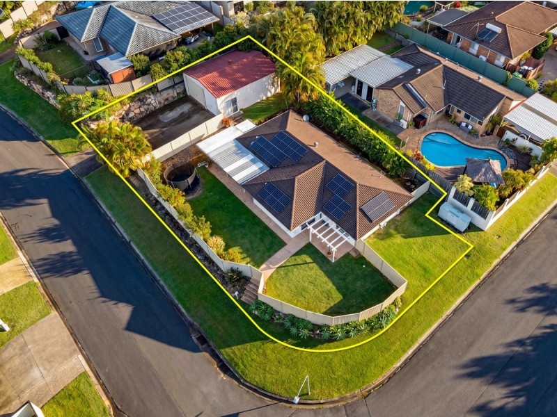 1 Amethyst Court, Carrara QLD 4211