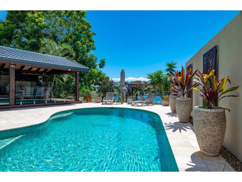 7 Huon Street, Broadbeach Waters QLD 4218