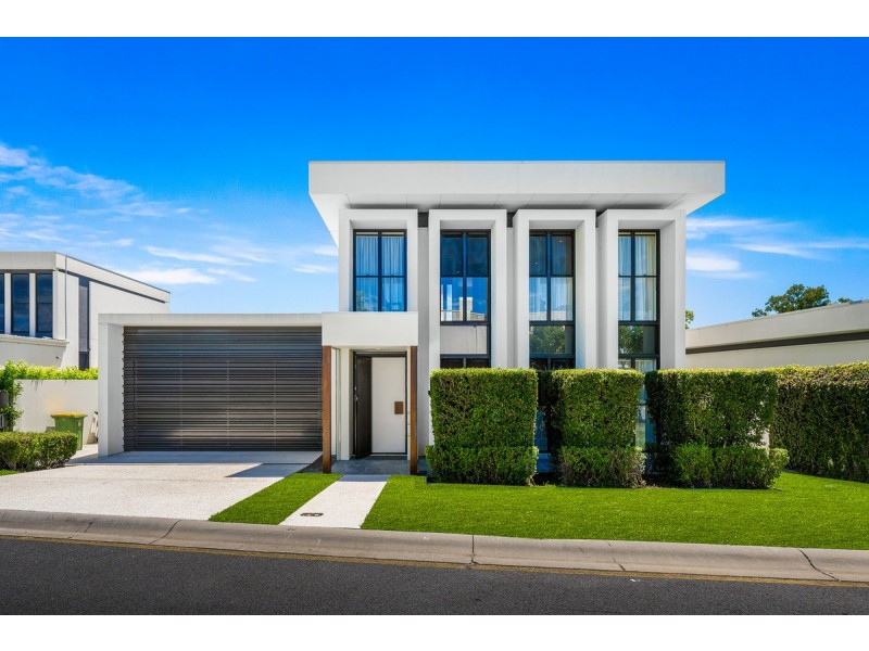 20 The Boulevarde, Benowa QLD 4217