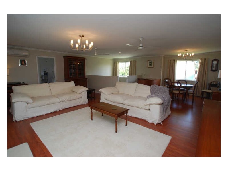 29 Creek Rd, Noosaville QLD 4566
