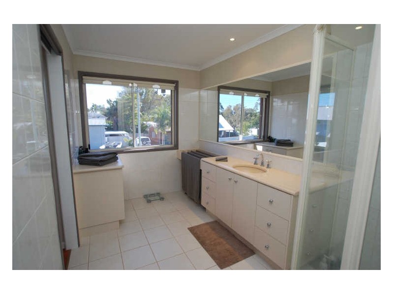 29 Creek Rd, Noosaville QLD 4566