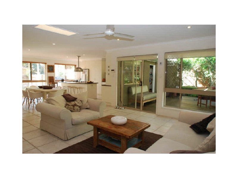 6 Parakeet Cr, Peregian Beach QLD 4573