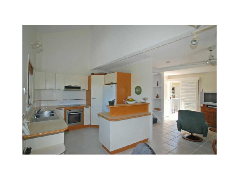 1/4 Margit Cr, Sunrise Beach QLD 4567