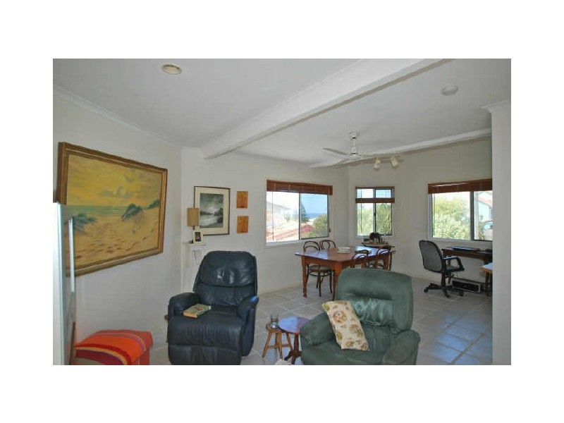 1/4 Margit Cr, Sunrise Beach QLD 4567