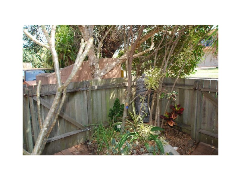 1/4 Margit Cr, Sunrise Beach QLD 4567