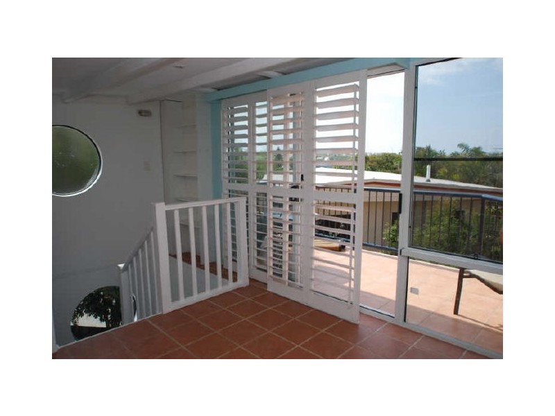 1/4 Margit Cr, Sunrise Beach QLD 4567