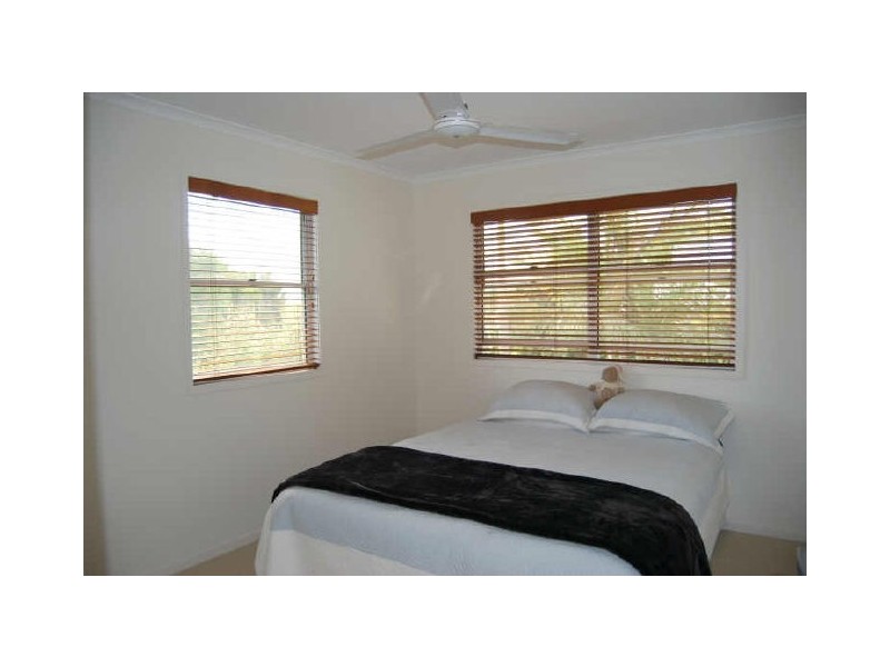 1/5 Lipton St, Sunrise Beach QLD 4567