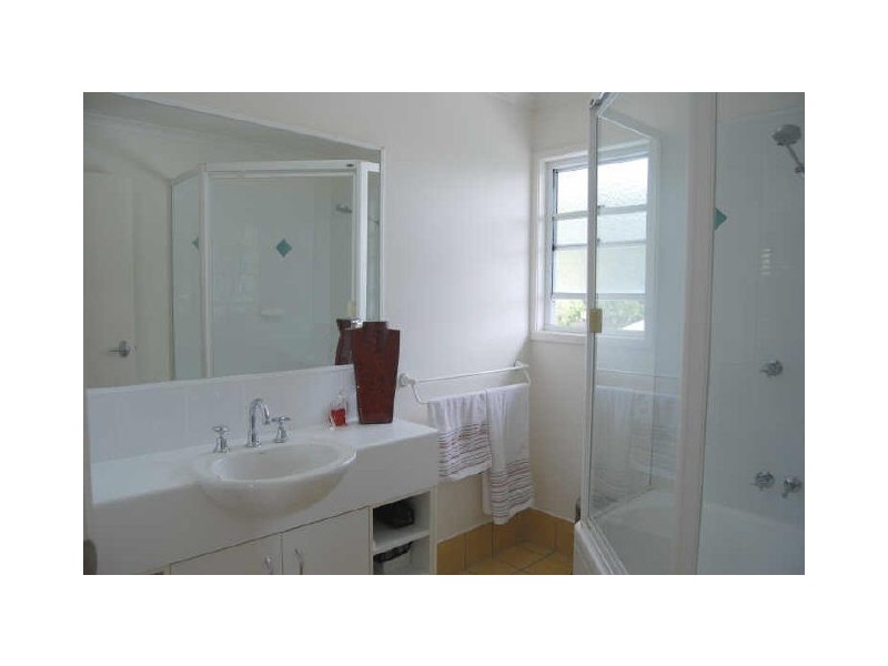 1/5 Lipton St, Sunrise Beach QLD 4567