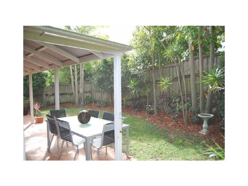 1/5 Lipton St, Sunrise Beach QLD 4567