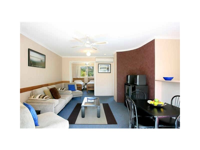 16/4 Lake Weyba DR, Noosaville QLD 4566