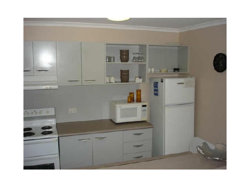 16/4 Lake Weyba DR, Noosaville QLD 4566