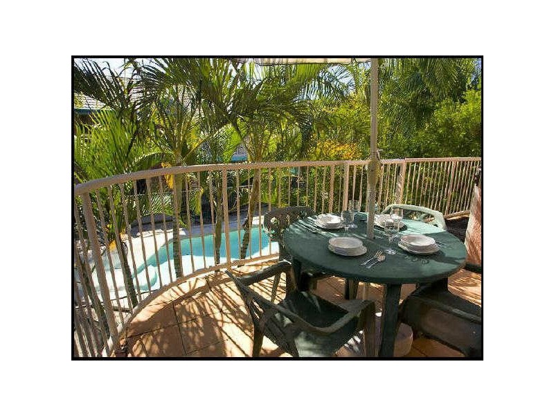 16/4 Lake Weyba DR, Noosaville QLD 4566