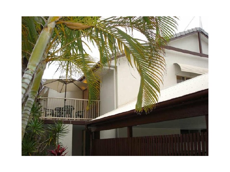 16/4 Lake Weyba DR, Noosaville QLD 4566