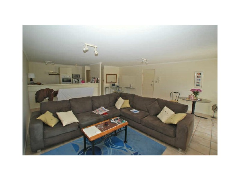 2/9 Pilchers Ga, Sunshine Beach QLD 4567