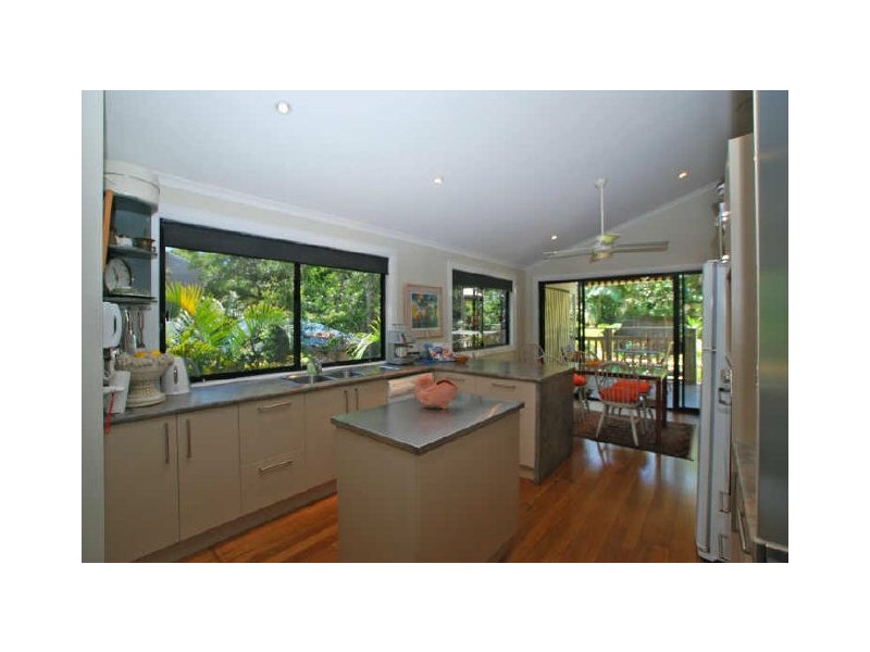 208 Edwards St, Sunshine Beach QLD 4567