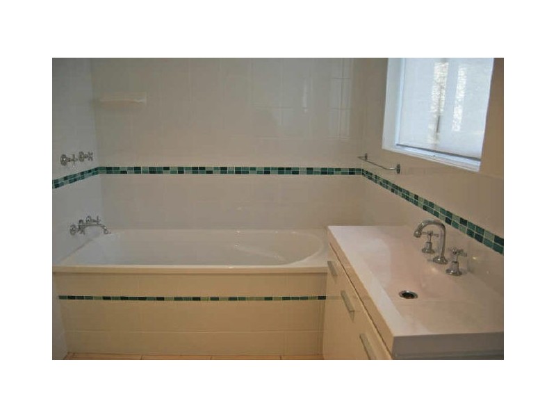 8 Hillcrest Av, Tewantin QLD 4565