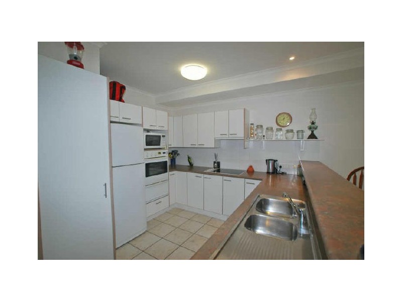 2/19 Advance Pl, Sunrise Beach QLD 4567