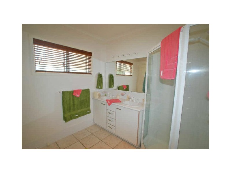 2/19 Advance Pl, Sunrise Beach QLD 4567
