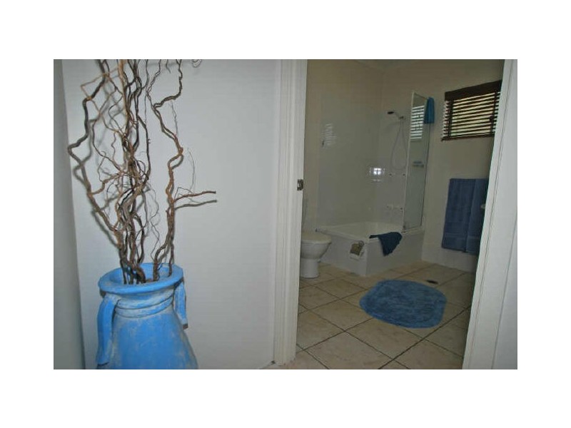 2/19 Advance Pl, Sunrise Beach QLD 4567