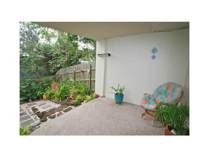 2/19 Advance Pl, Sunrise Beach QLD 4567