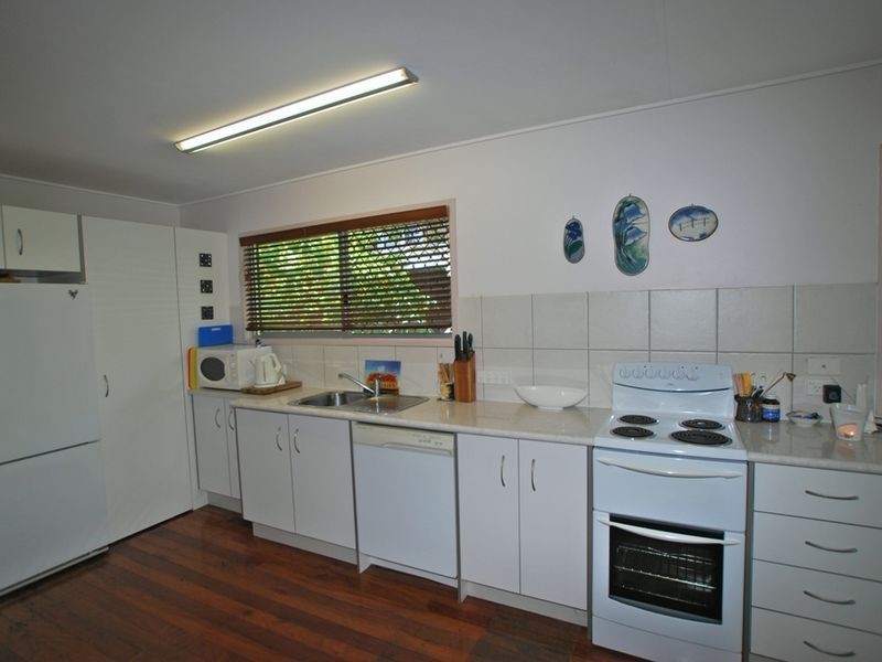 172 Edwards St, Sunshine Beach QLD 4567
