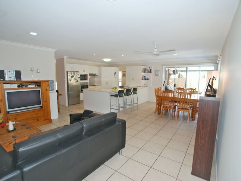 25 Leafhaven Dr, Tewantin QLD 4565