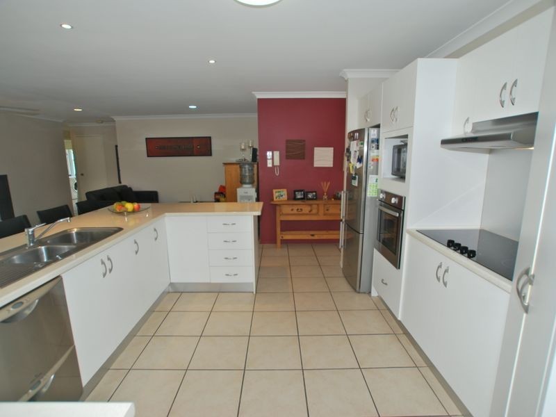 25 Leafhaven Dr, Tewantin QLD 4565