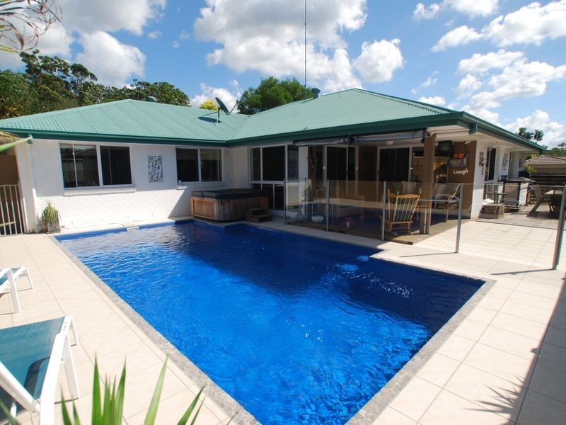 25 Leafhaven Dr, Tewantin QLD 4565