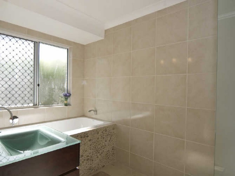 25 Leafhaven Dr, Tewantin QLD 4565
