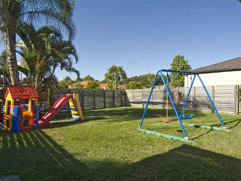 25 Leafhaven Dr, Tewantin QLD 4565