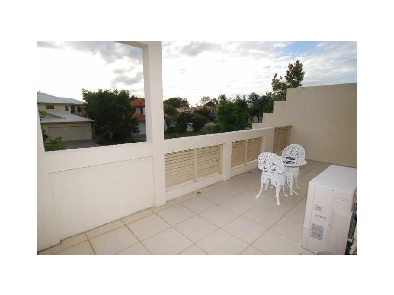 2/65 Bluefin Ct, Noosaville QLD 4566