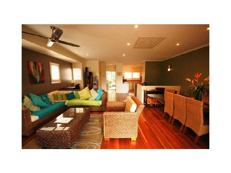 4/5 Katharina St, Noosa Heads QLD 4567