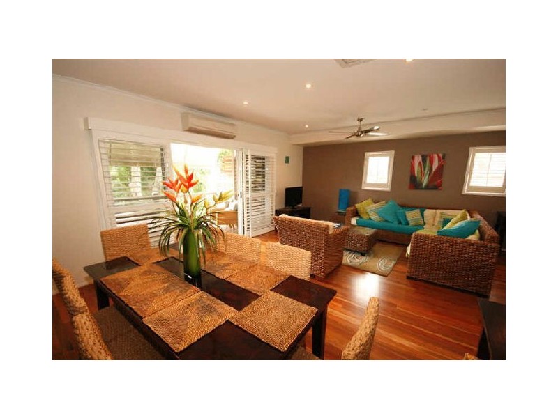 4/5 Katharina St, Noosa Heads QLD 4567