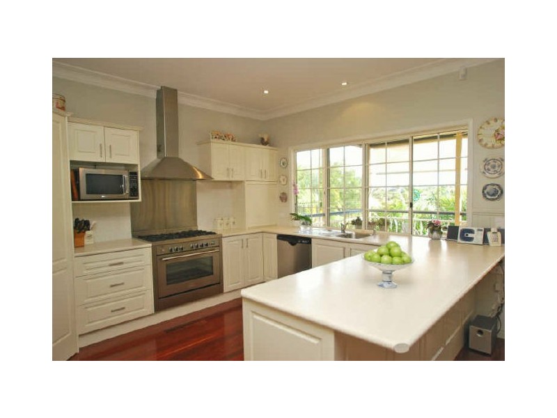 5 Southern Cross Pd, Sunrise Beach QLD 4567
