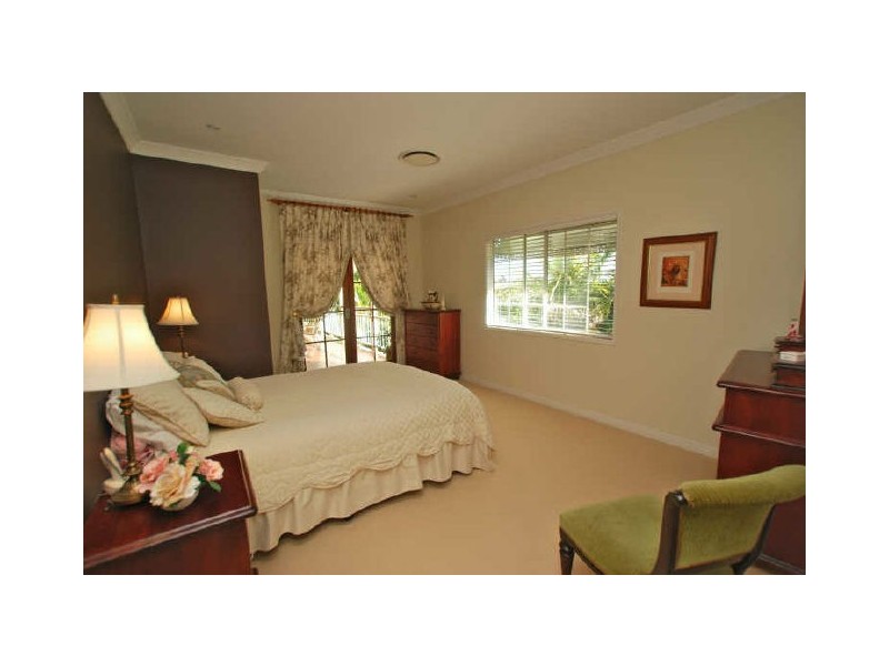 5 Southern Cross Pd, Sunrise Beach QLD 4567