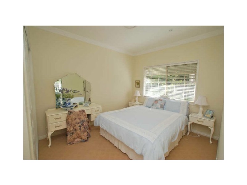 5 Southern Cross Pd, Sunrise Beach QLD 4567