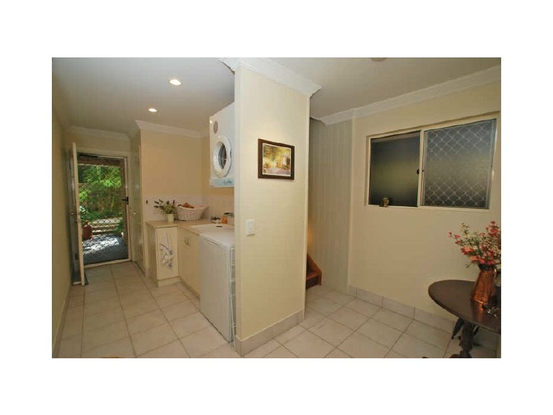 5 Southern Cross Pd, Sunrise Beach QLD 4567