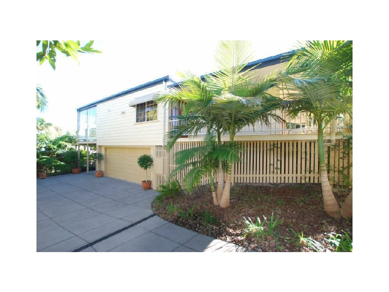 5 Southern Cross Pd, Sunrise Beach QLD 4567