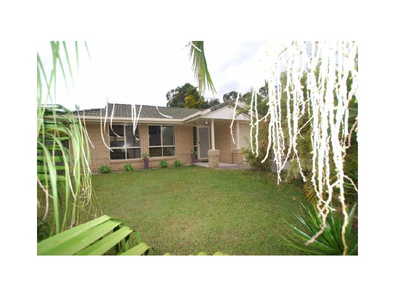 53 Lake Entrance Bd, Noosaville QLD 4566