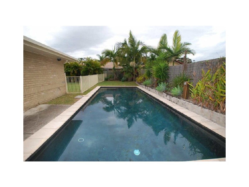 53 Lake Entrance Bd, Noosaville QLD 4566